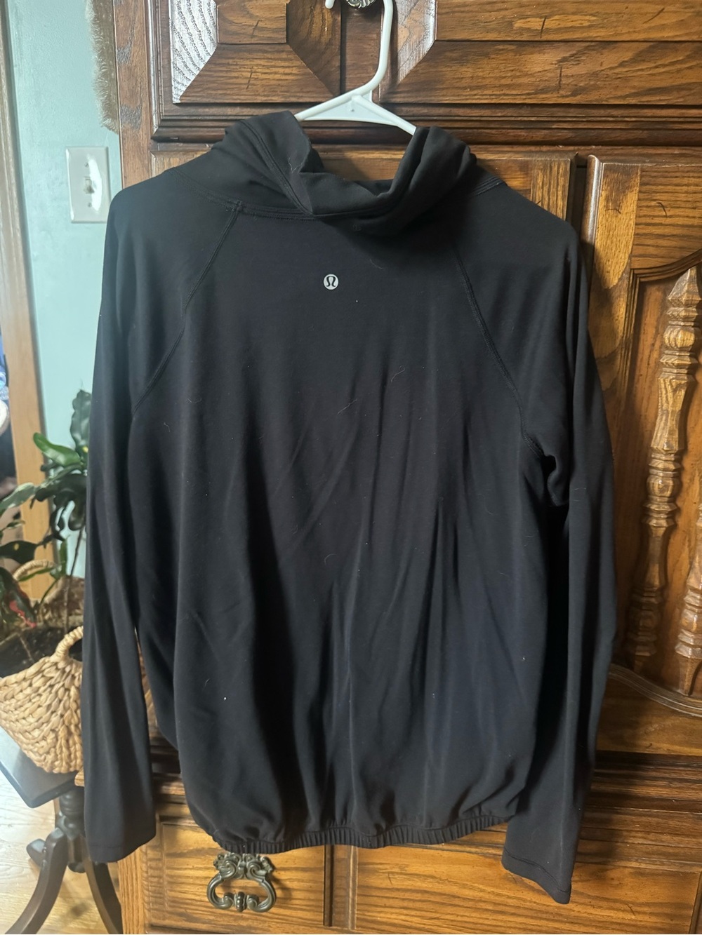 lululemon athletica Black women’s turtleneck Pullover